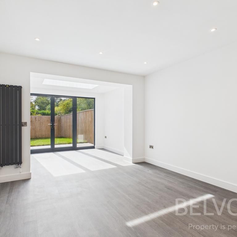 4 bedroom semi-detached house to rent - Photo 1