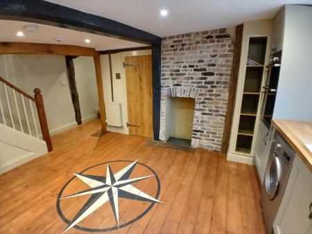 2 bedroom flat to rent - Photo 2