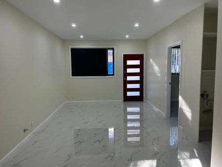 “3 year Old Spacious Granny Flat Where Modern Comfort Meets Lifestyle Convenience” - Photo 3