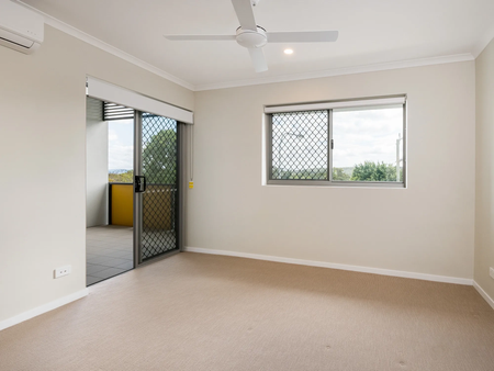 Modern Comfort and Convenience - Close to Everything - Photo 3