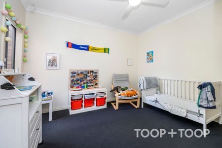 Stylish courtyard home - Photo 3