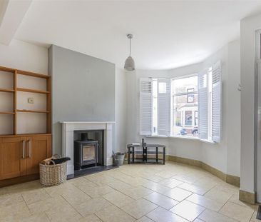 2 bedroom terraced house to rent - Photo 4