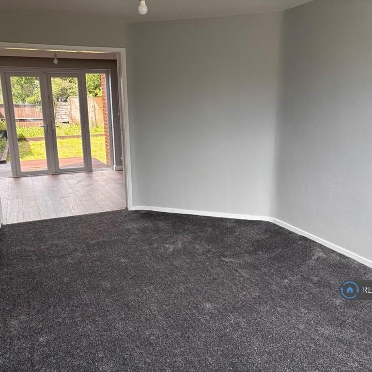 3 bedroom detached house to rent - Photo 1