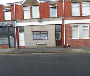 2 bedroom ground floor flat to rent - Photo 3