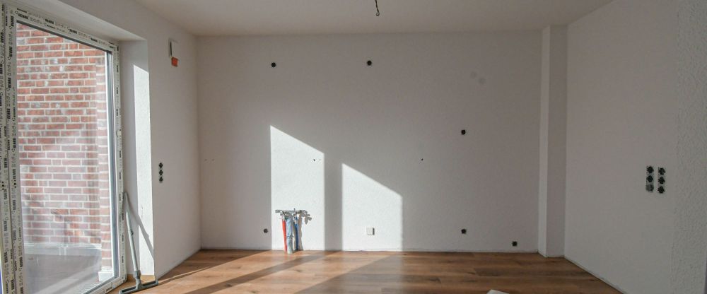 6635 - Stilvoll Wohnen im Neubau – Lichtdurchflutete 2,5-Zimmer-Wohnung mit Aufzug und Balkon - Photo 1