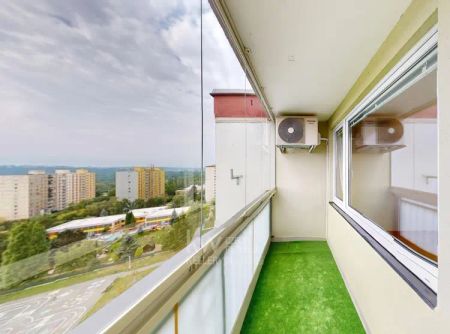 Pronájem světlého a útulného bytu 2+1 s lodžií a výhledem na západ v žádané lokalitě Praha 4 – Kamýk - Фото 2
