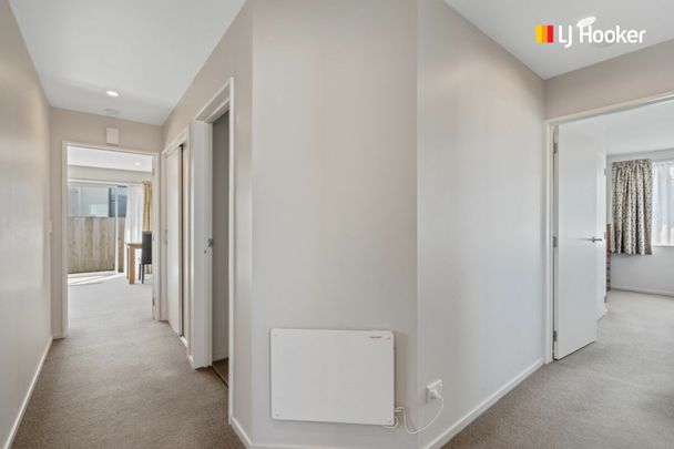 A spacious townhouse! - Photo 1