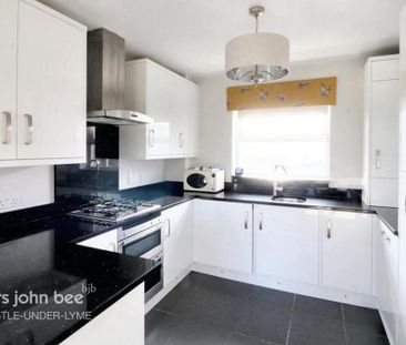 2 bedroom maisonette to rent - Photo 2