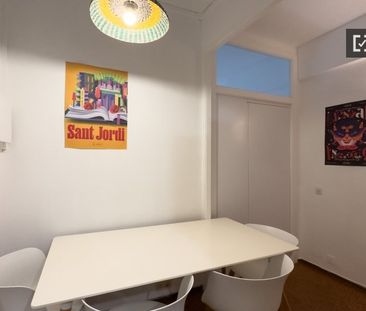 barcelona, Catalonia 08034 - Photo 2