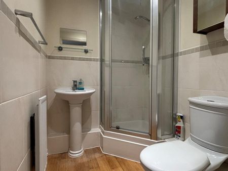 2 bedroom flat to rent - Photo 4