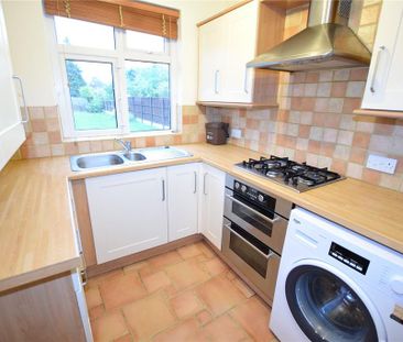 3 bedroom semi-detached house to rent - Photo 4