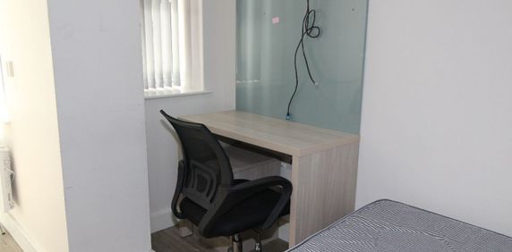 Winckley Square, Flat 02, PRESTON, Lancashire PR1 3JQ - Photo 2