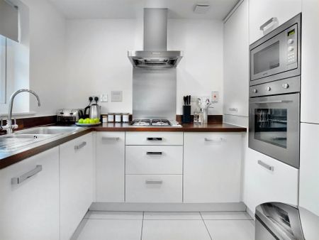 2 Bed, House - Photo 5