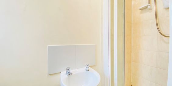 1 bedroom flat to rent Lower Addiscombe Road, Croydon, CR0 - Photo 3