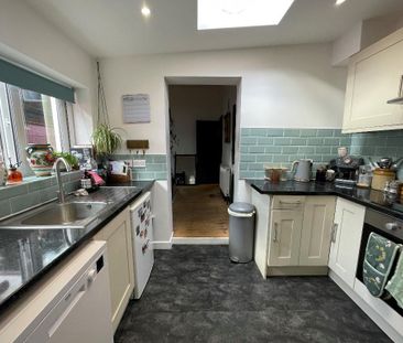 2 bedroom terraced house to rent - Photo 2