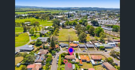 Charming Cottage in Prime Central Location - Photo 3