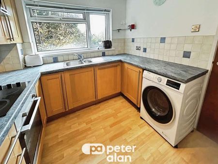 Woodside Court, Lisvane Road, Llanishen, CF14 - Photo 4