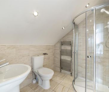 4 bed maisonette to rent in Biddlestone Road, Newcastle Upon Tyne, NE6 - Photo 2