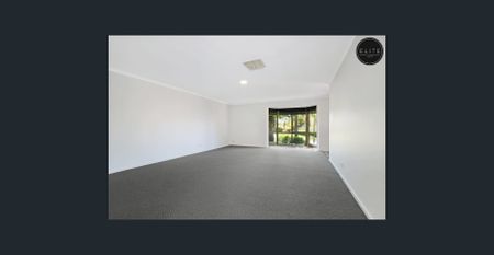 SPACIOUS AND COMFORTABLE FAMILY HOME - Photo 3