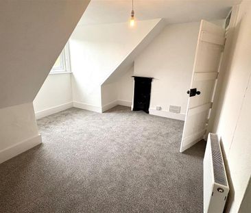 4 bedroom end of terrace house to rent - Photo 6