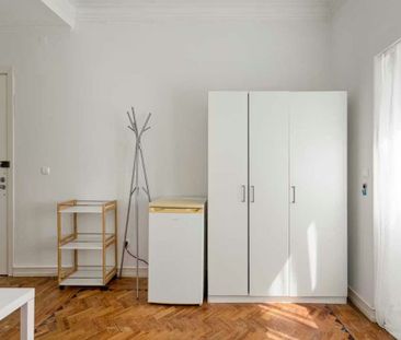 Largo Manuel Emídio da Silva, Lisbon, Lisbon 1500-415 - Photo 1