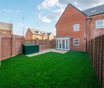 4 bedroom detached house to rent - Photo 2