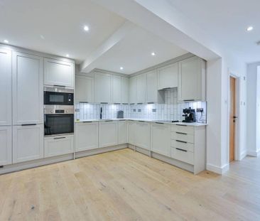 4 bedroom detached house to rent - Photo 3