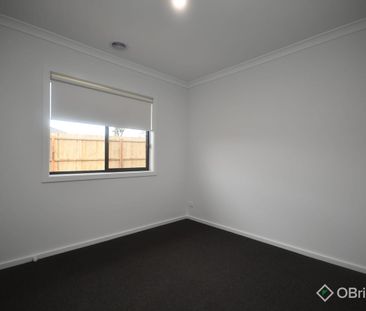 4-Bedroom Family Home in Lucknow! - Photo 4