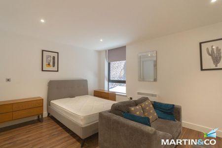 Studio to rent - Photo 2