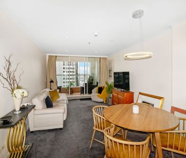 Spacious fully furnished city apartment - heart of the action! - Photo 4