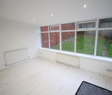 2 bedroom end of terrace house to rent - Photo 2