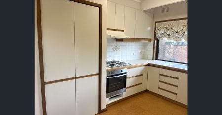 Spacious Family Home with Extras in Prime Location! - Photo 5