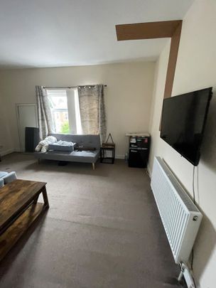 Room in a Shared House, Manchester, M32 - Photo 1