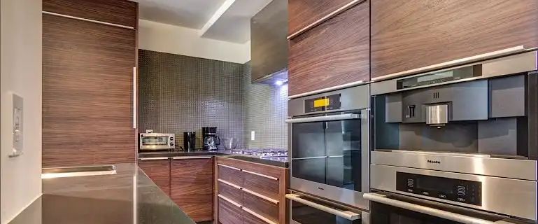LE GERMAIN - FURNISHED Sub Penthouse — 1 Bedroom Condo Unit - Photo 1