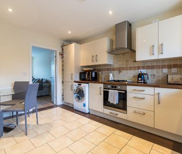 3 bedroom terraced house to rent - Photo 6