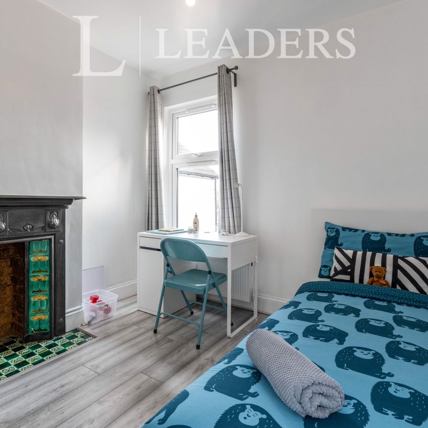 3 bedroom semi-detached to rent Lancaster Avenue , Hitchin SG5 1PA - Photo 1