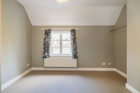 3 bedroom end of terrace house to rent - Photo 5