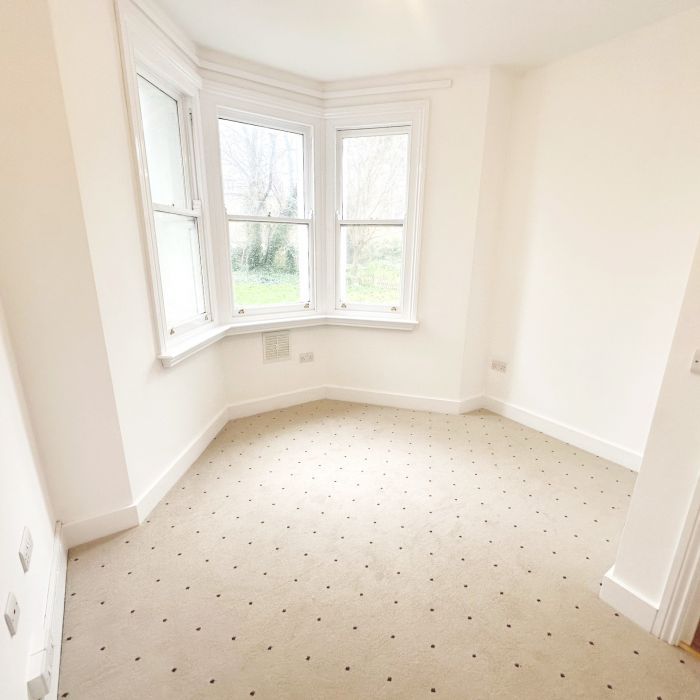 2 Bedroom Flat, The Drive, Hove - Photo 1