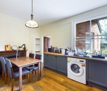 1 bedroom in a house share to rent - Photo 2