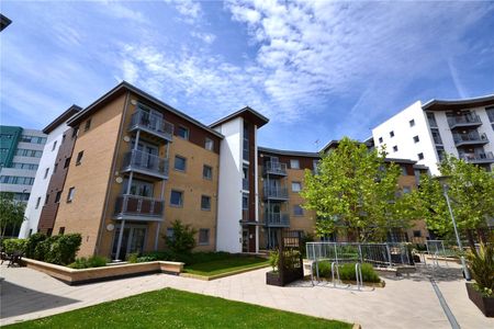 1 bedroom Flat in Kelvin Gate, Bracknell - Photo 5