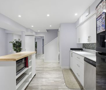 For Lease - 3 Radwell Crescent, Toronto, Ontario - Photo 2