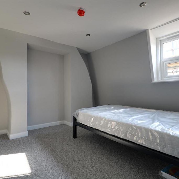 6 bedroom maisonette to rent - Photo 1