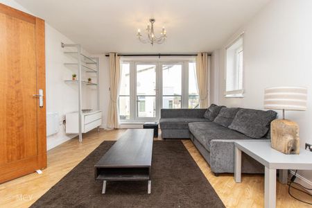 2 bedroom apartment to rent - Photo 3