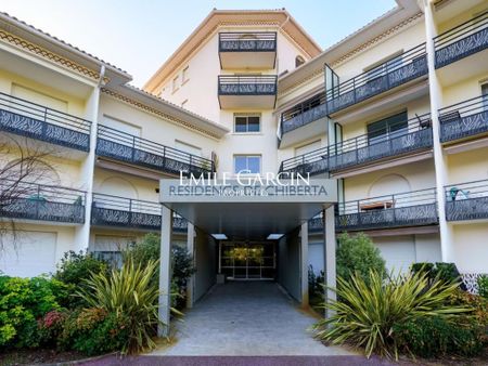 A LOUER APPARTEMENT ANGLET DANS LE GOLF DE CHIBERTA - Photo 3