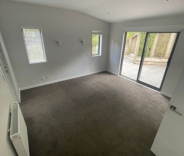 Modern Family Home With Harbour Views - Photo 2