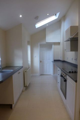 2 bedroom terraced house to rent - Photo 5