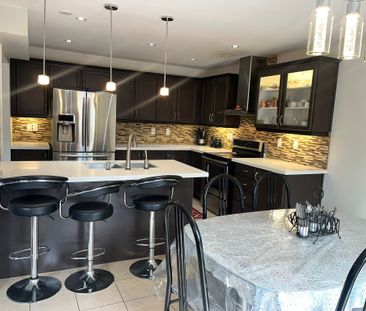 For Lease - 30 Armstrong Crescent, Bradford West Gwillimbury, Ontario - Photo 4