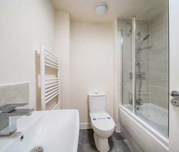 2 bedroom end of terrace house to rent - Photo 4