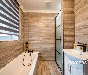 Christchurch Drive, Blackwater, Camberley, Hampshire, GU17 - Photo 6