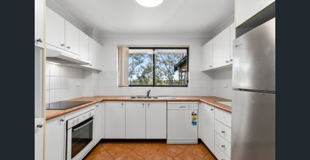 Conveniently Located - 2 bedroom apartment - Photo 3